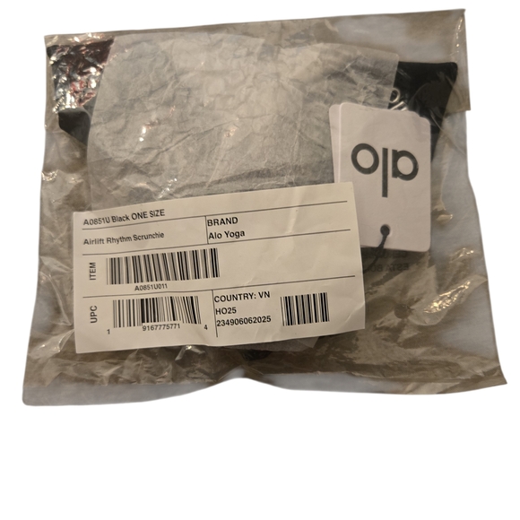 NWT ALO Yoga Airlift Rhythm Scrunchie Black Bow Hair Tie with Alo Logo - Picture 2 of 2